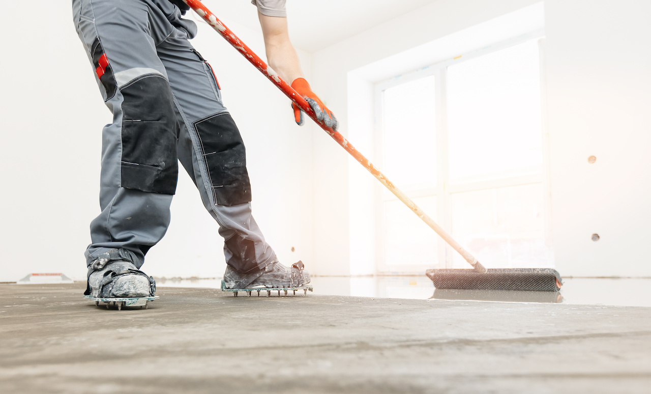 Ako sa vyhn�� chyb�m pred, po�as a po aplik�cii nivela�nej hmoty