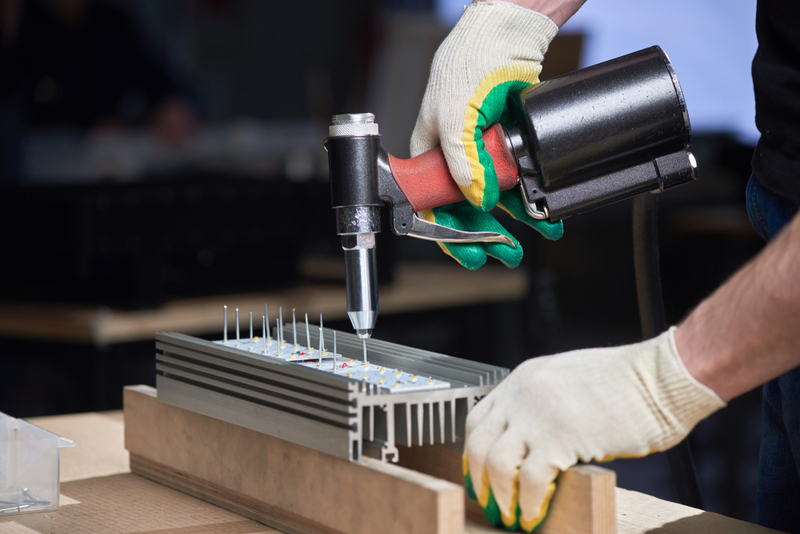 Ako si vybra� ru�n� a�elektrick� n�radie do dom�cej dielne?