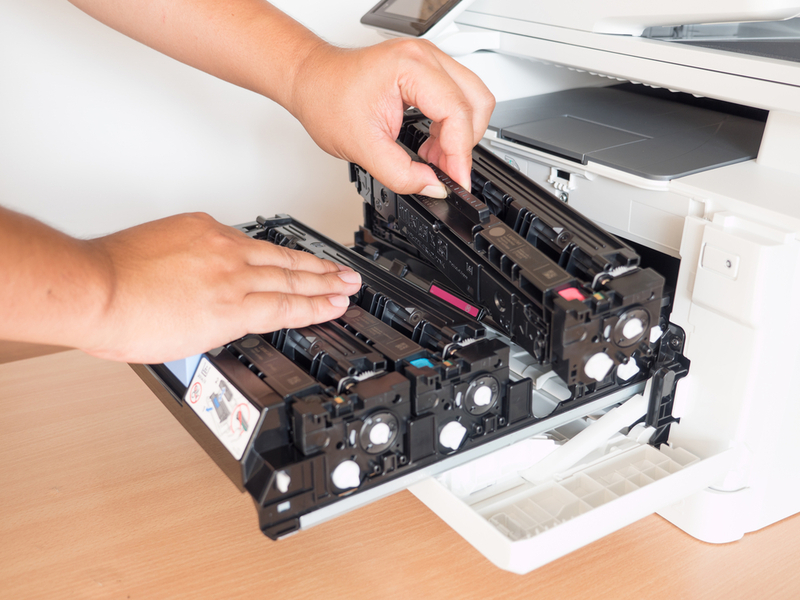 Ako postupova� pri k�pe toneru?